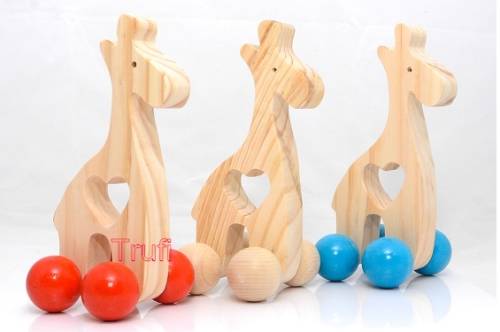 Trufi - Jucarii din lemn- set 3 girafe