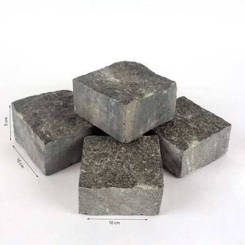 Piatraonline - Piatra cubica granit gri antracit 10 x 10 x 5 cm (fatetata 4laturi, 1 tona = 7-8mp)