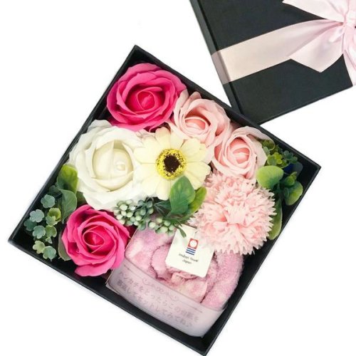 Set prosop de maini 25x25cm, 100% bumbac premium roz si flori de sapun, cutie cadou