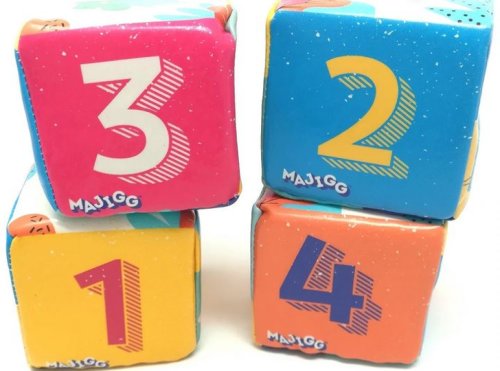 Set 4 cuburi textile de joacă