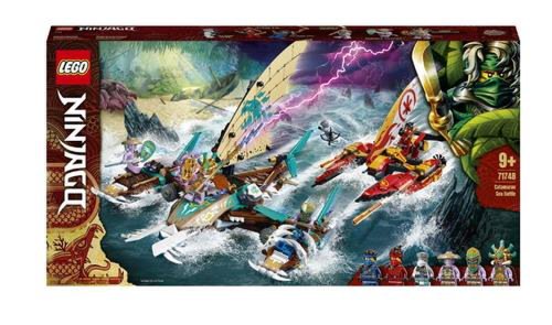 LEGO® NINJAGO Lupta pe mare cu catamaranul 71748