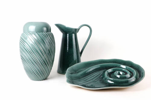 Set Carafa cu Vaza si Farfurie VAUX, ceramica, verde maslina, 32.5 33 5 cm