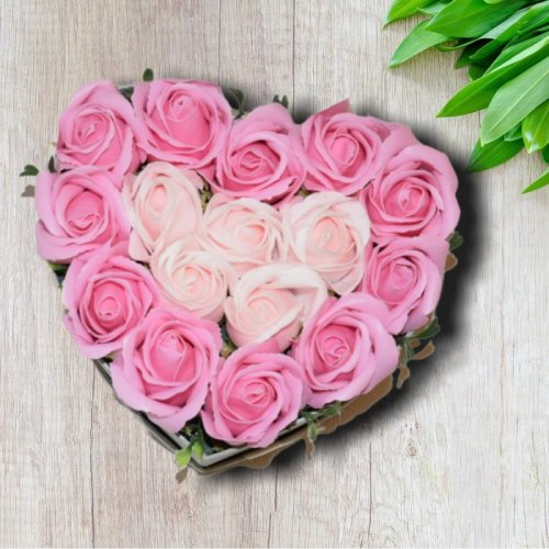 Cutie Inima cu Trandafiri din Sapun